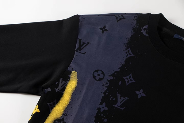 ブランドパーカー側面デザイン